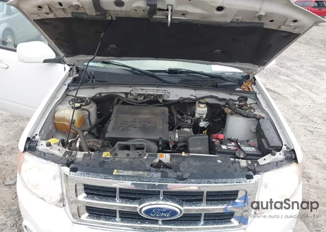 2010 Ford Escape Limited z USA, uszkodzony, nr VIN 1FMCU0EG6AKB31264